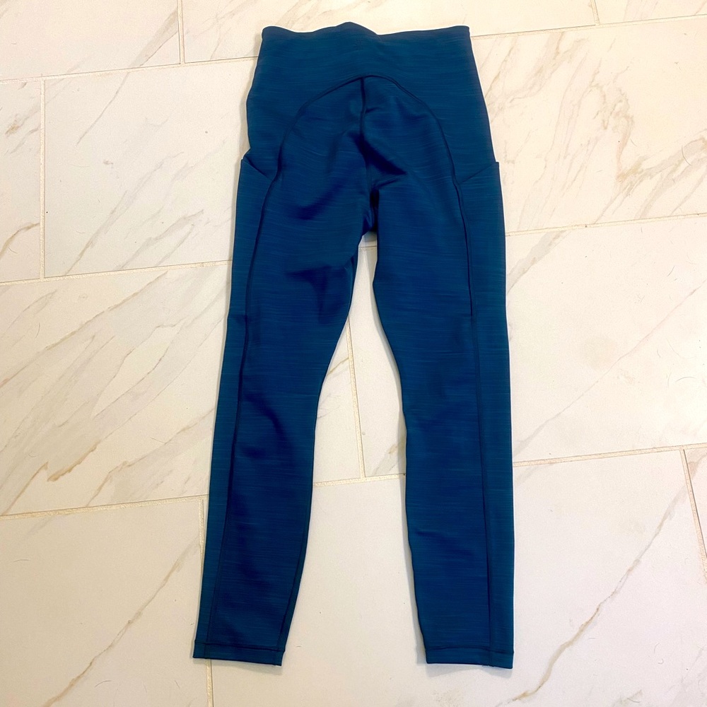 Athleta Salutation Stash Pocket II Space Dye Capri